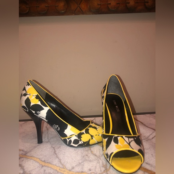 Yellow, black and white open toe heels; very pretty, nice and comfortable; - Picture 2 of 10